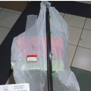 List pelipit chrome kaca pintu belakang Honda CRV RM 2013 2014 2015 2016 2017 Original