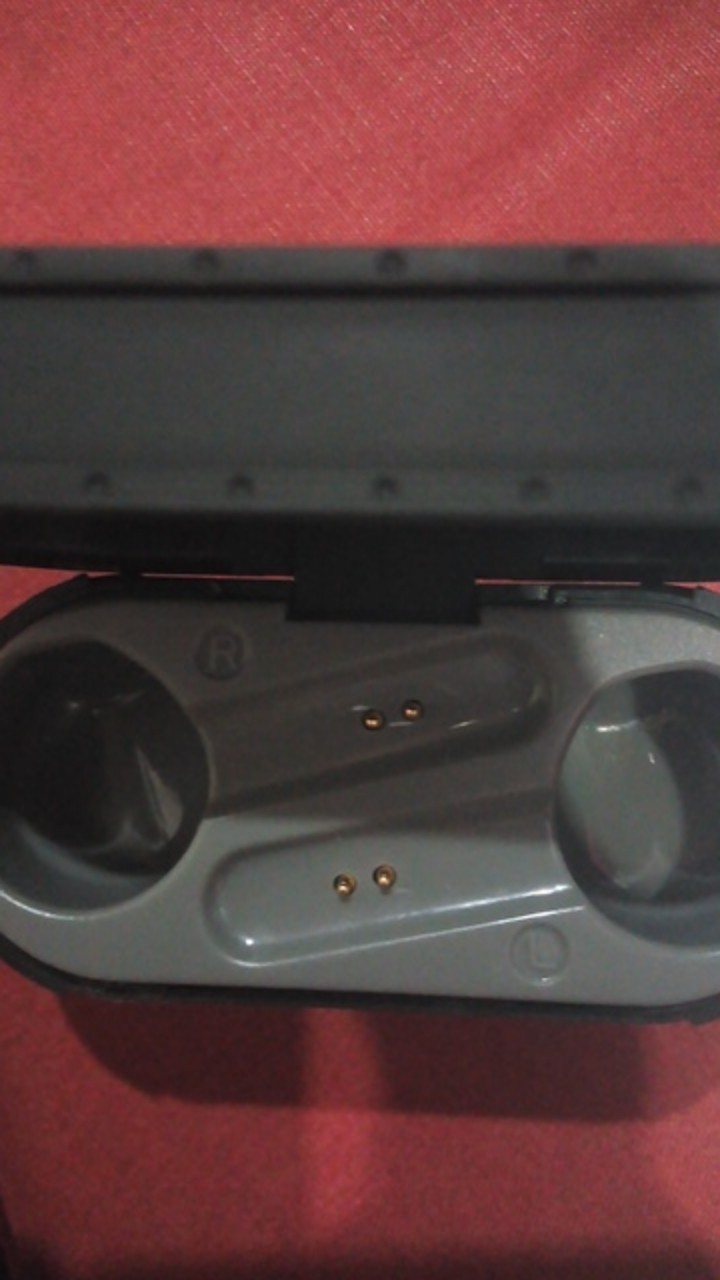 Sofimall Tissue Handuk Mini Bentuk Permen Travelling / Candy Towel Portable / Tisu Kompres Compress