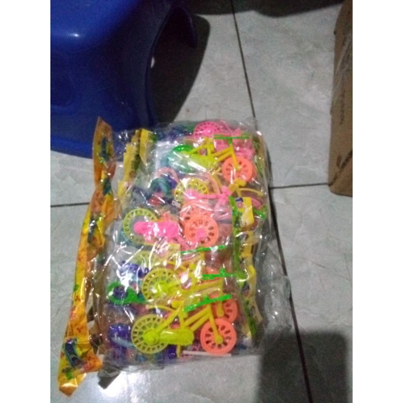 

speda tarik+permen di dalam nya
