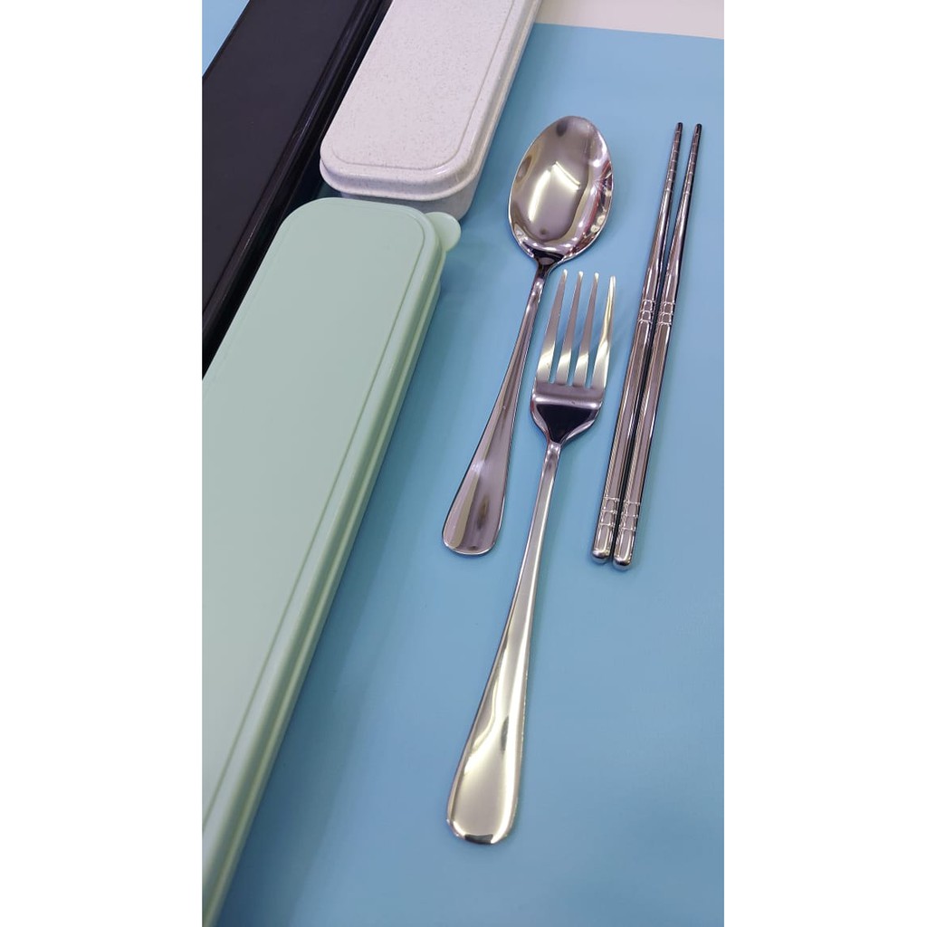 Cutlery Set (Peralatan makan) 1 Set 7 Item sendok garpu sumpit straw dll high quality