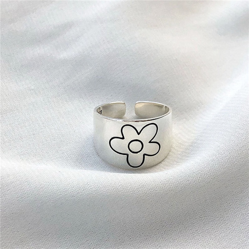 Cincin Model Terbuka Desain Bunga Daisy Kecil Gaya Simple Kreatif Untuk Wanita