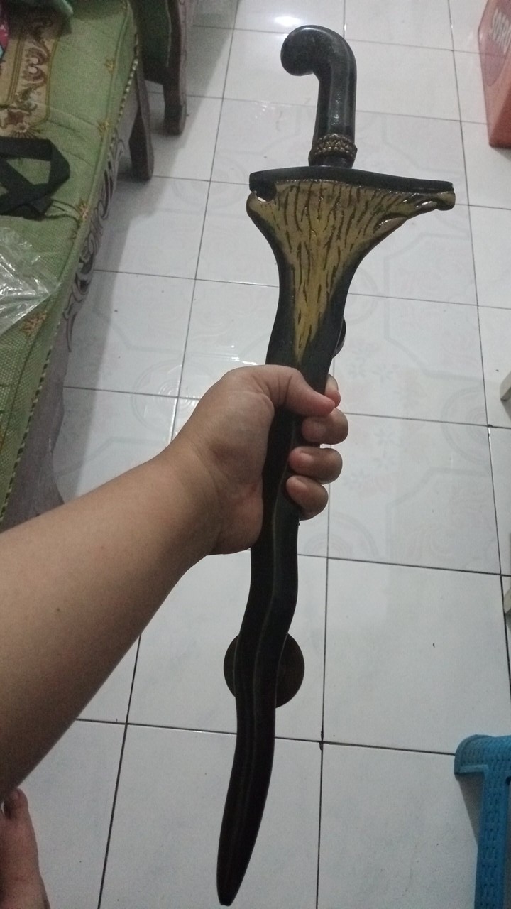 Handle Pintu Motif Keris Hitam 50 Cm Tarikan Pintu Antik