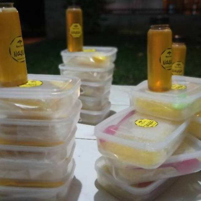 

Madu sarang lebah naswa