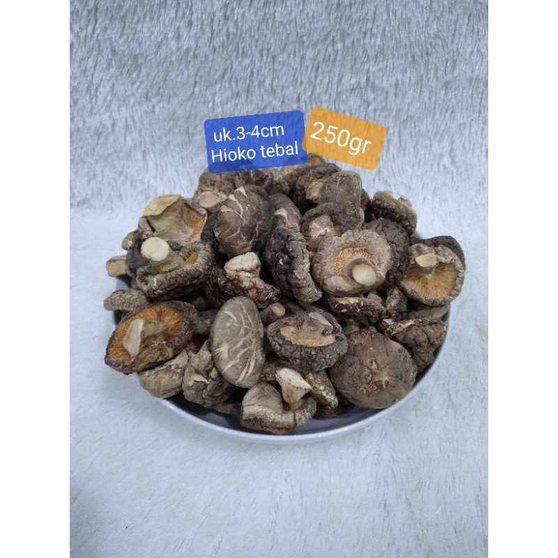 

Jamur Hioko tebal Shitake kering uk.3-4cm 250gram