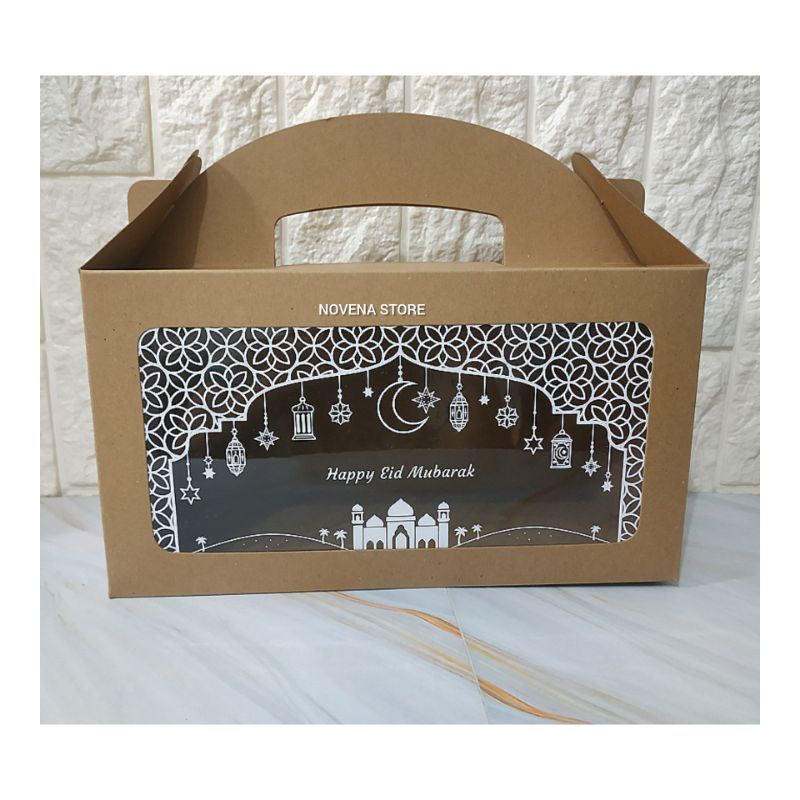 

GABLE BOX KOTAK DUS KUE LEBARAN IDUL FITRI 4 TOPLES BULAT 500G