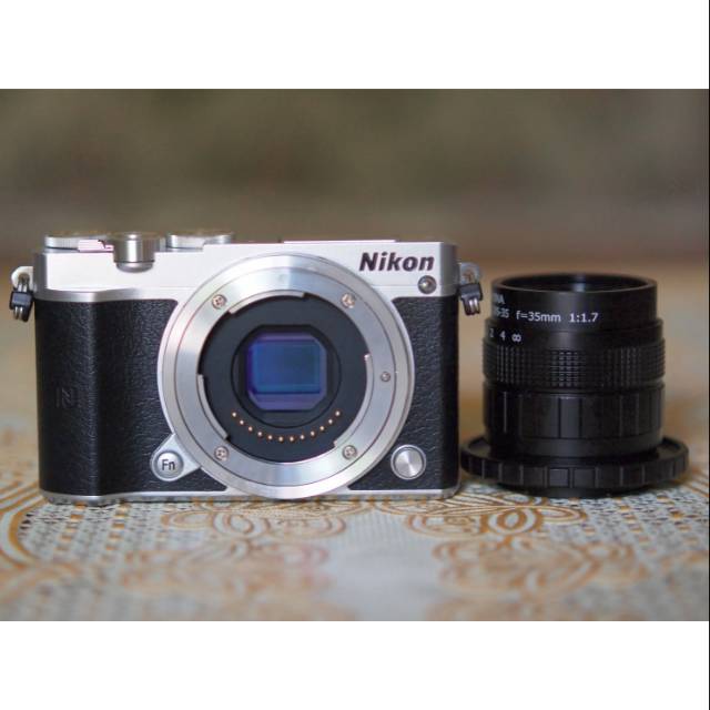 Kamera Mirrorless Nikon J5 Lensa Kit dan Fix (preloved) plus adapter tamron
