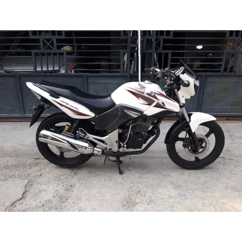 Striping tangki dan body tiger revo albino pece SE