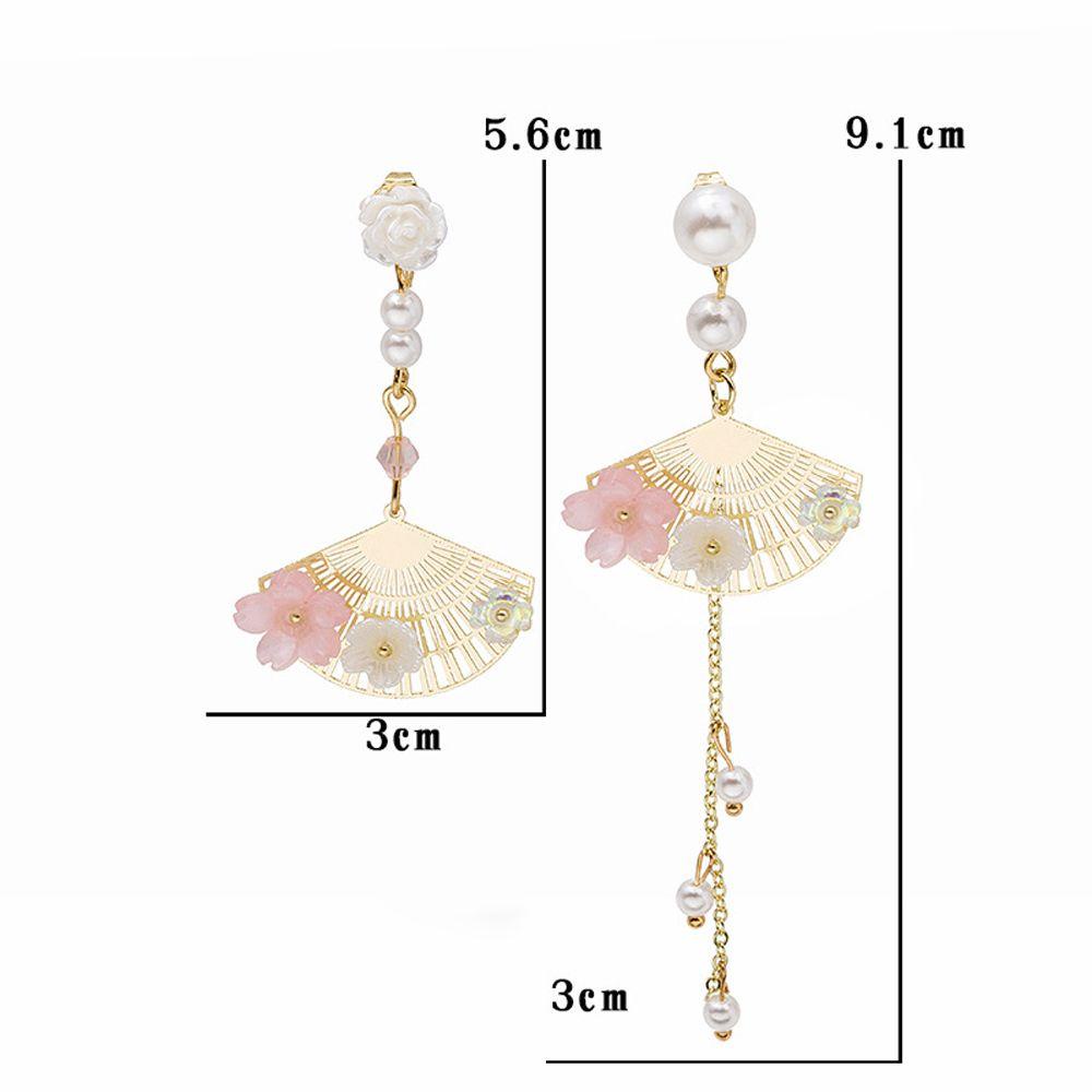 Anting Juntai Bentuk Kipas Asimetris Aksen Mutiara Gaya China Vintage Untuk Wanita