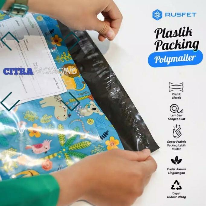 

AMPLOP PLASTIK POLYMAILER THE ZOO FOREST ( Ukuran Besar ) - 35CM X 50CM bisa cod
