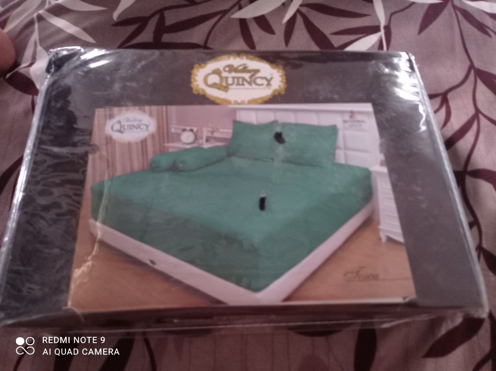 Set Sprei Polos 180x200 160x200 Tinggi 30 Quincy Vallery Warna Latte Chiffon Sp180vlr Sleepwell