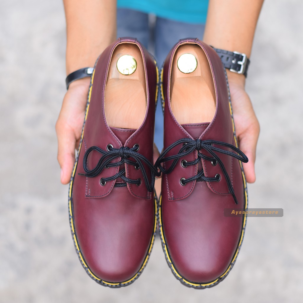 SEPATU Low Boots Pria Wanita Model Docmart Warna Maroon Merah 3 Hole / Lubang Original Bandung KULIT