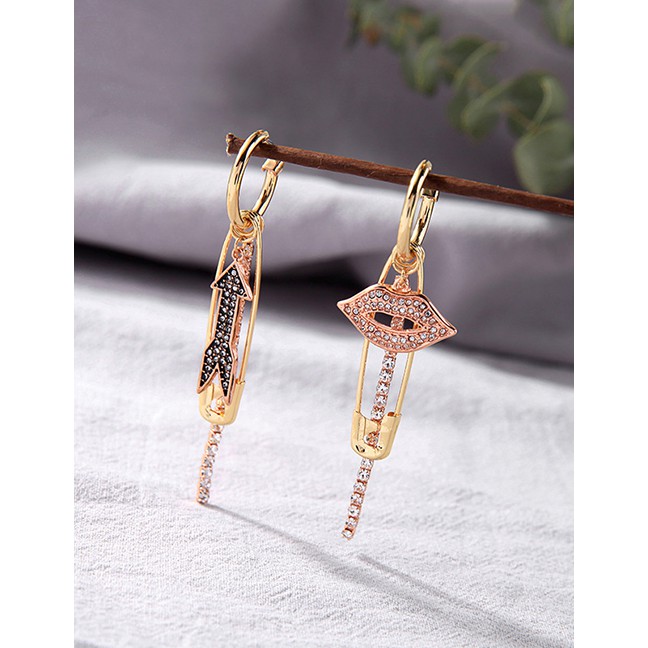 LRC Anting Tusuk Fashion Gold Rhinestone Ear Arrow Asymmetrical Earrings D33178