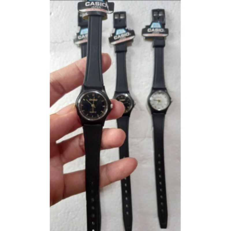 Jam Tangan Wanita Diameter Mini/jam wanita ukuran kecil-Hitam. casio.