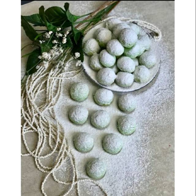 

Kue Bola Salju