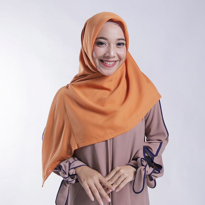 Zoya Kerudung Segi Empat Polos - Nov Scarf Warna Orange