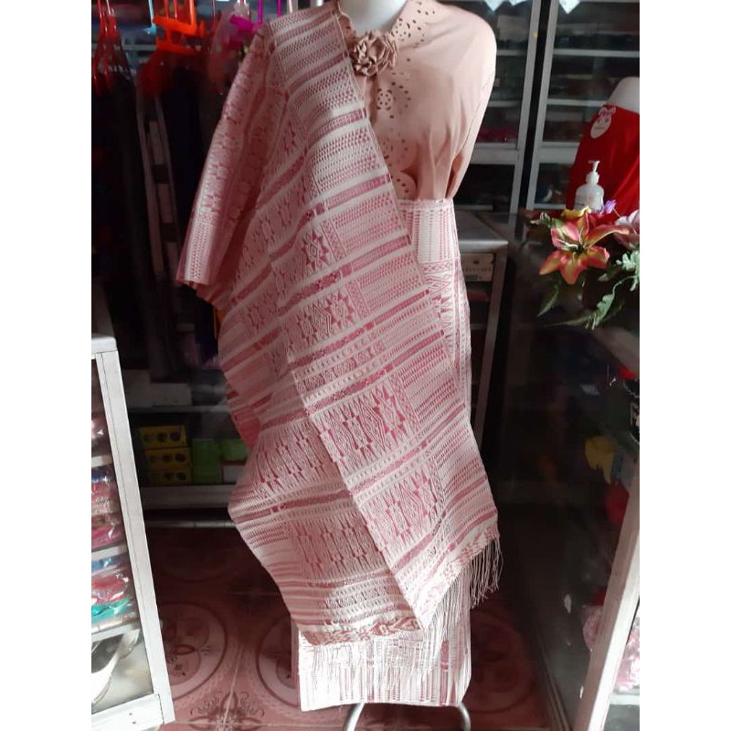 SONGKET TUMTUMAN KLASIK BENANG PURADA CINCANG BERKILAU SARUNG TUMTUMAN PENGANTIN PUTIH PINK BATAK