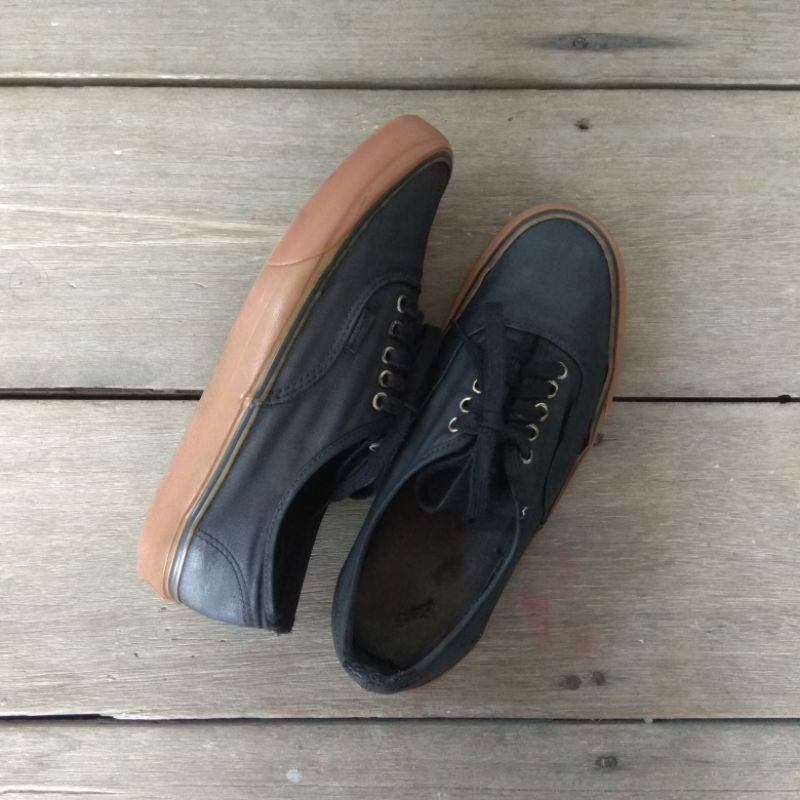vans authentic black gum second dan bekas original