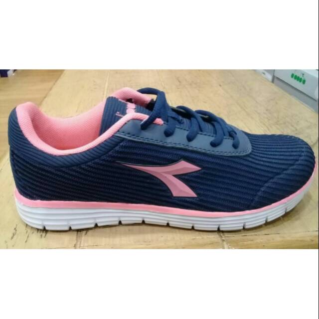 SEPATU RUNNING DIADORA