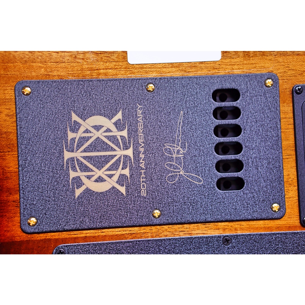 Ernie Ball Music Man John Petrucci Majesty 20th Anniversary - Honey Butter Burst m015180