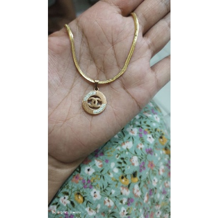 kalung titanium