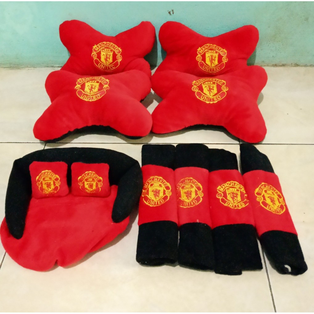 Bantal Mobil MANCHESTER UNITED Merah Bantal Isi 4 Sandaran Leher Kepala Manchester United Merah