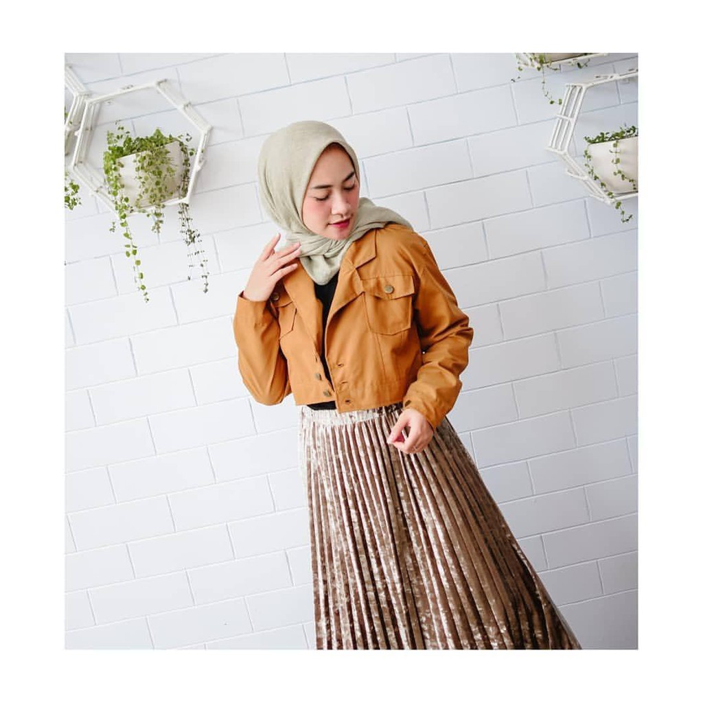Moni Crop l Jaket Wanita
