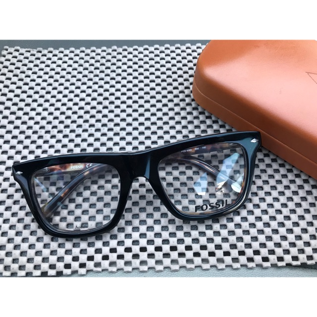 Fossil Kacamata