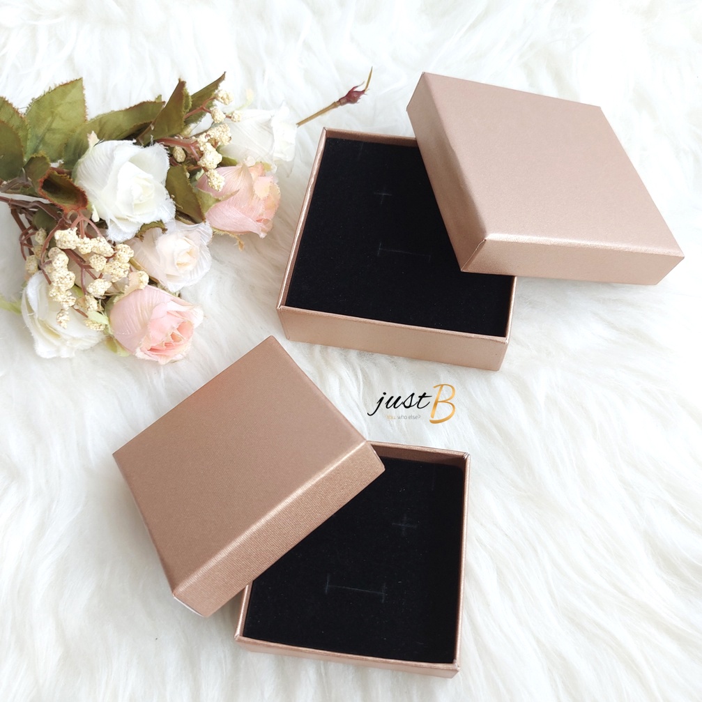 

[READY] Gift Box Kotak Perhiasan Packaging Kado Hadiah Champagne Gold Wedding
