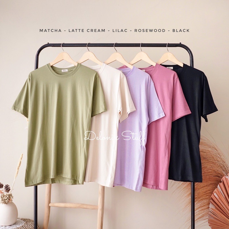 Basic shirt un*qlo / kaos lengan pendek