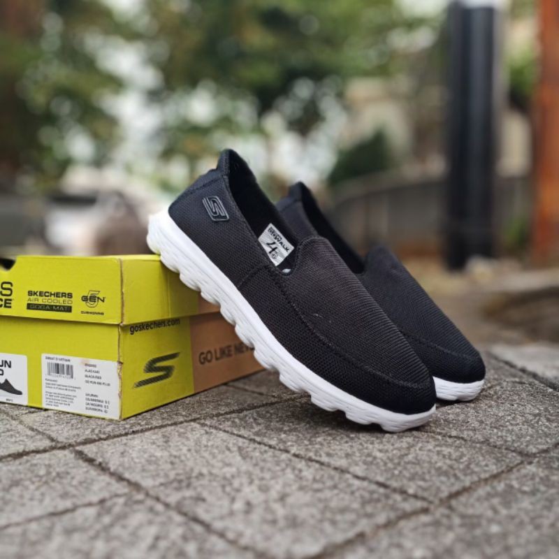 SEPATU PRIA SNEAKER SKECHERS SLIP ON SIZE 39-44