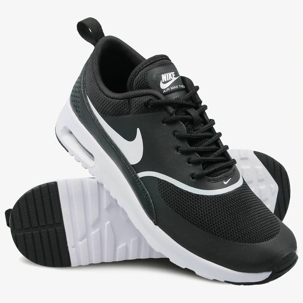 black nike trainers 5