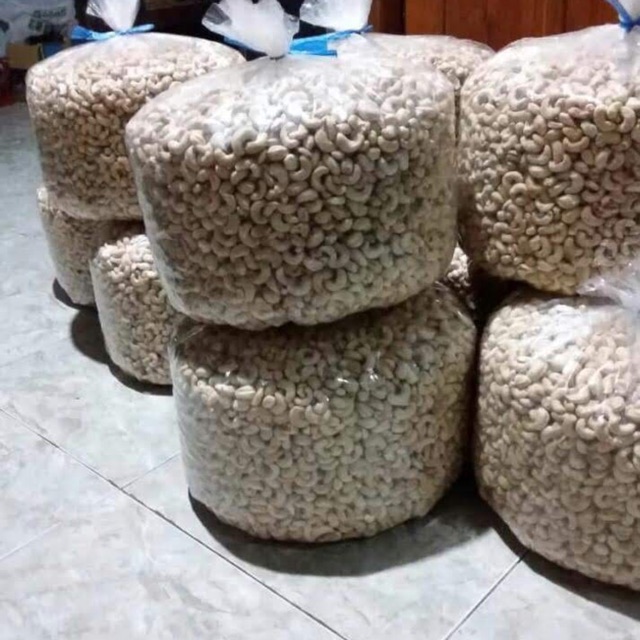 

Kacang mede mentah asli wonogiri 1kg