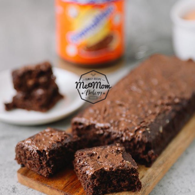 

Brownies Ovomaltine ( Large ) / Cemilan Enak / Kue Kekinian / Kado Kue / Kuetart Ultah / Gift