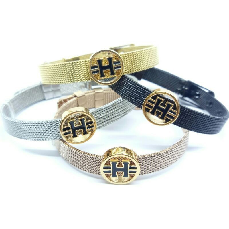 Gelang Titanium Liontin LV