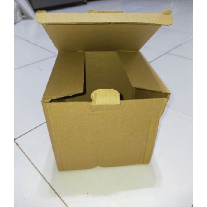 

Kardus Packaging Paket Orderan Untuk Pengaman Produk