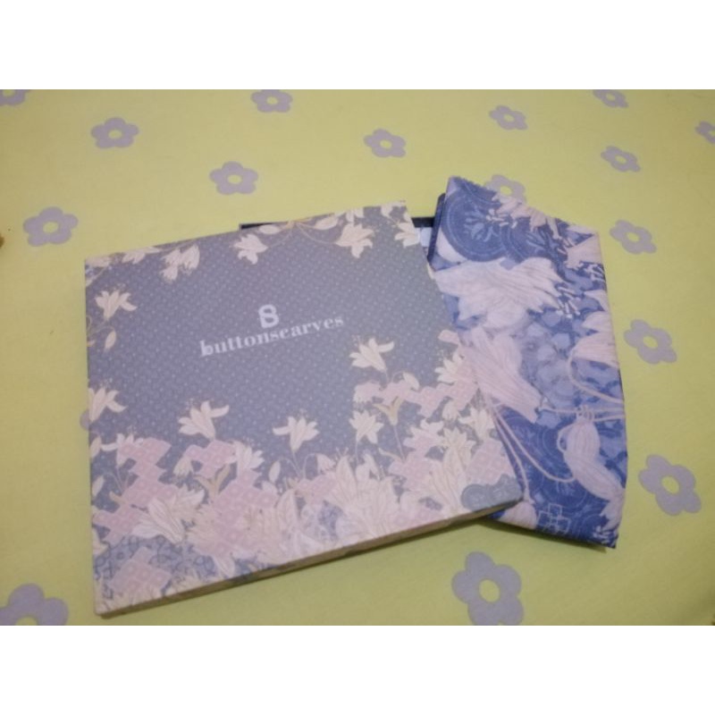 Maharani blue buttonscarves