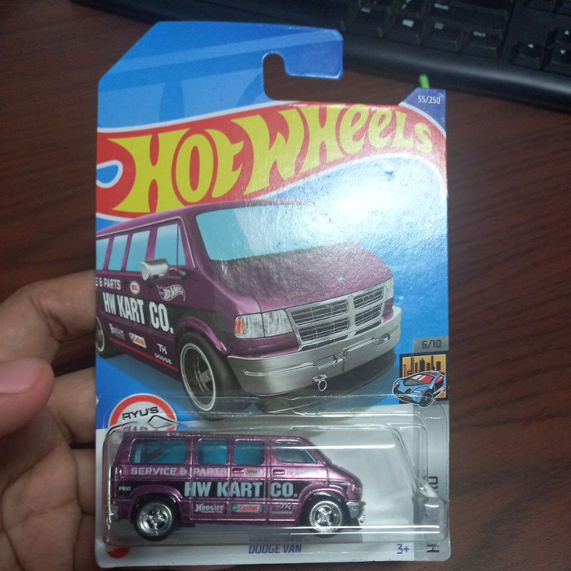 Hot wheels Super Treasure Hunt 2022 Dodge Van