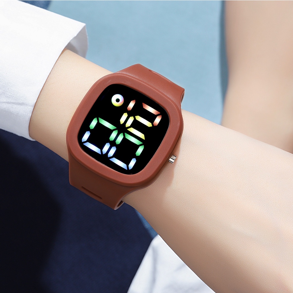 COD Jam Tangan Digital Wanita Pria Tahan Air Fashion Watch LED Tampilan Layar Besar Dengan Font Warna-warni M139