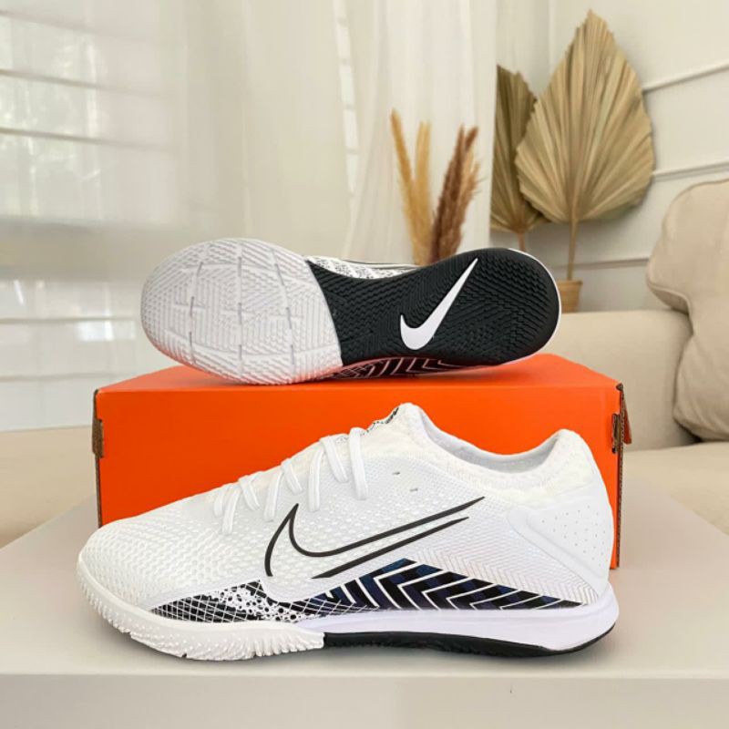 harga sepatu futsal nike mercurial vapor