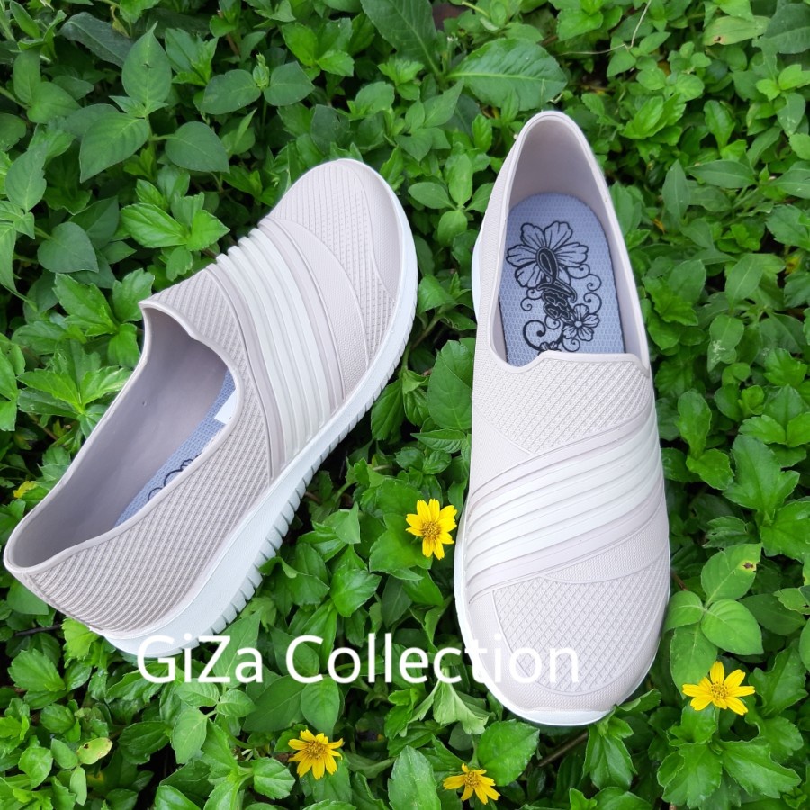 Sepatu Wanita Snikers Slip on Flat bahan Karet Lentur Anti Air