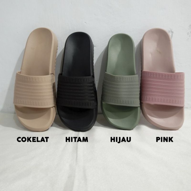 Sandal Selop Slip On Wanita Polos Garis 956/ 211