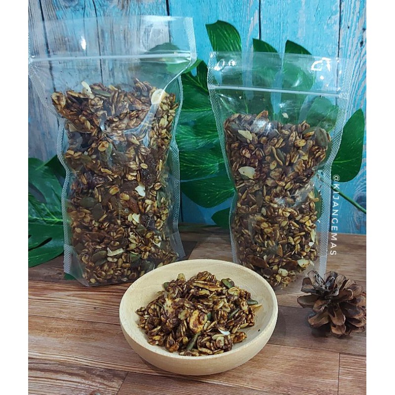 

Nutty Chocolate Homemade Granola/Homemade Granola Coklat Kacang 125 Gram