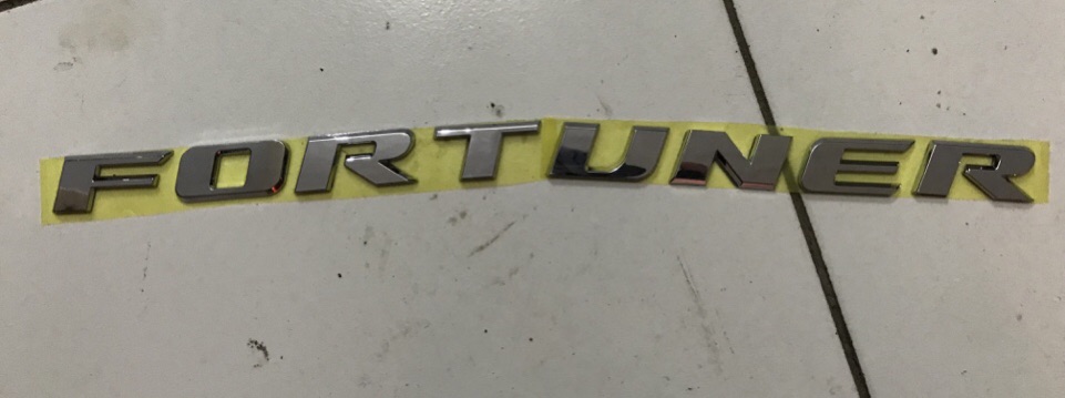 Emblem Fortuner Chrome VRZ