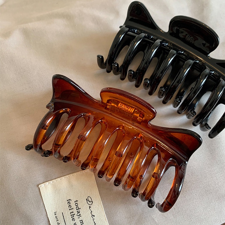 JEPIT JUMBO JEPITAN KENDALL JENNER BADAI JEDAI CAKAR PANJANG KLIP RAMBUT KOREA WANITA KOREAN WOMEN SHARK JAW THICK HAIR ACCESSORIES CLUTCHER CLAW CLIP CLIPS ACRYLIC SOLID COLOR LARGE SIZE HAIRCLIP CLIPPER HITAM TRANSPARAN BENING MACAN CEPOL  BLACK