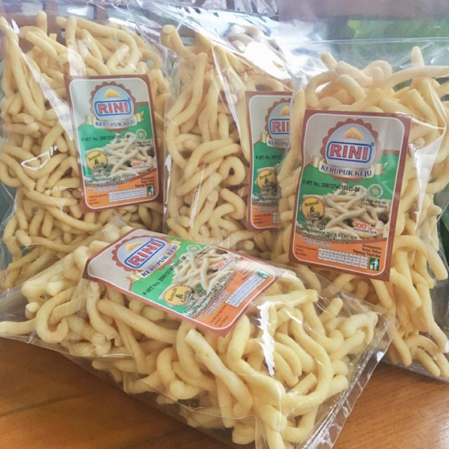 

Kerupuk Keju RINI (cheese stick) 250 gr