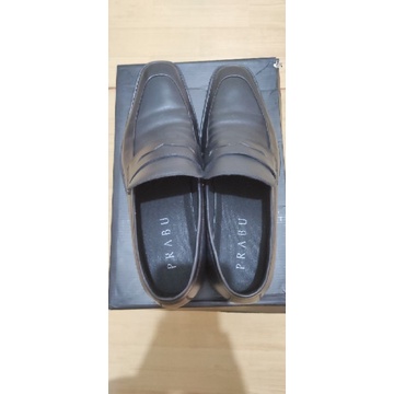 Preloved Sepatu formal Pria Kulit Prabu Hitam size 43