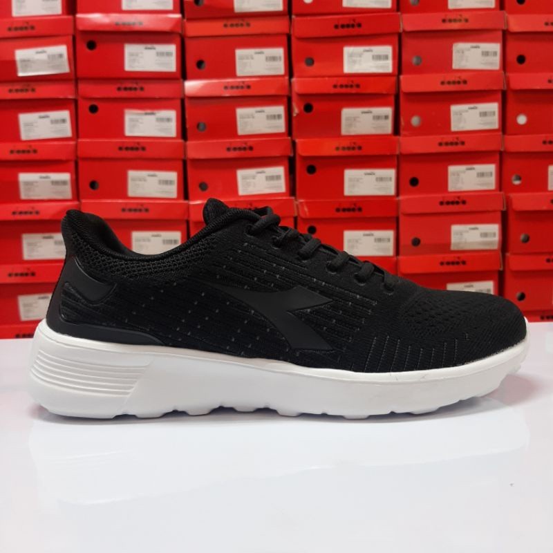 EAGLE JERSEY HITAM - SEPATU OLAHRAGA PRIA WANITA LARI RUNNING