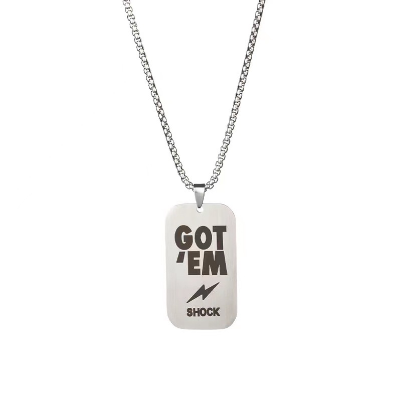 Retro titanium baja shock army-gaya kalung pria hip hop kepribadian hip hop liontin sweater rantai d