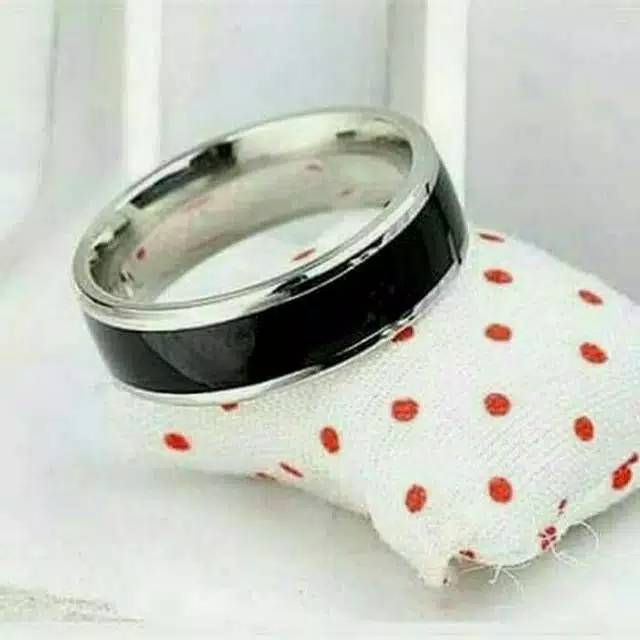 Cincin Ukir Nama Kombinasi Hitam Putih/Emas Bahan Titanium