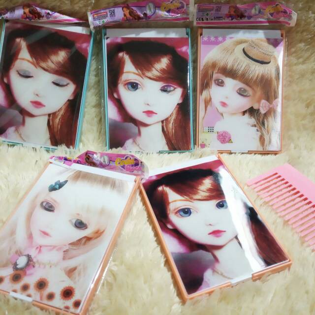 Cermin Lipat Kaca Kotak 3D Make Up Plus Sisir  11cmx8cm Random